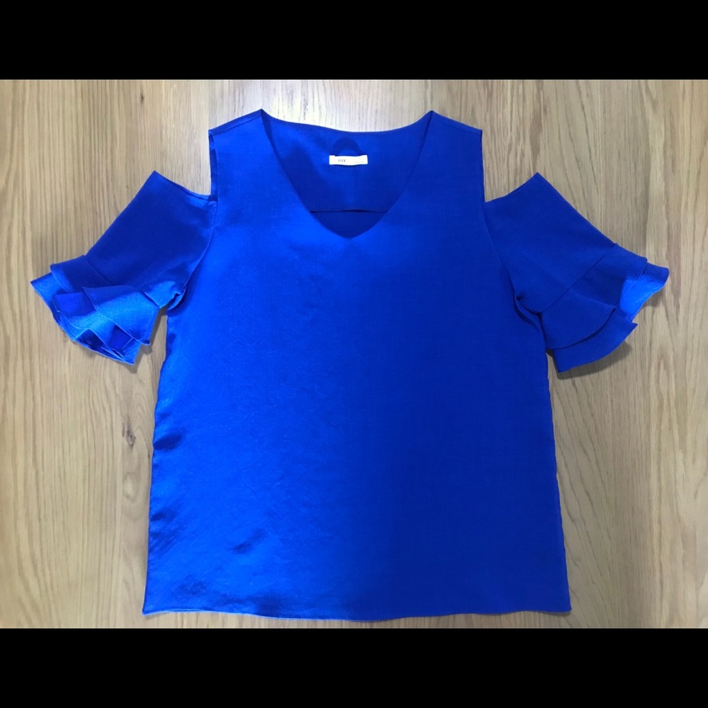 Off shoulder linen blouse